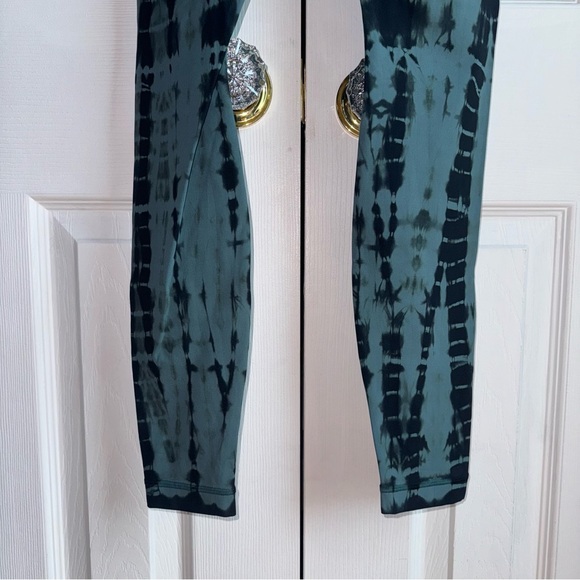 Lululemon leggings - Picture 5 of 9